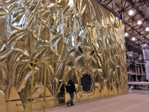 Aladdin the Musical - Cave of Wonders: Gold Chrome Scenic Panels