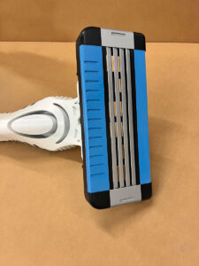 Oversized Razor Detail